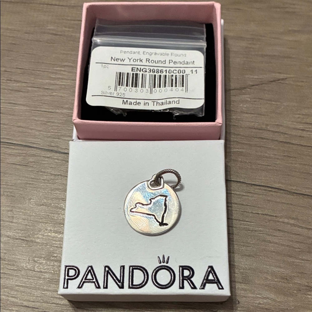 Pandora Silver New York Pendant New